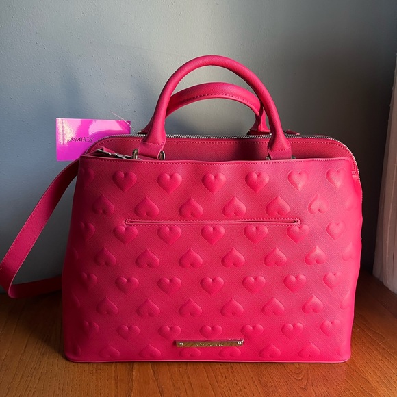 Super cute xl Betsy Johnson heart purse. New with tags but missing scarf. - Picture 3 of 4
